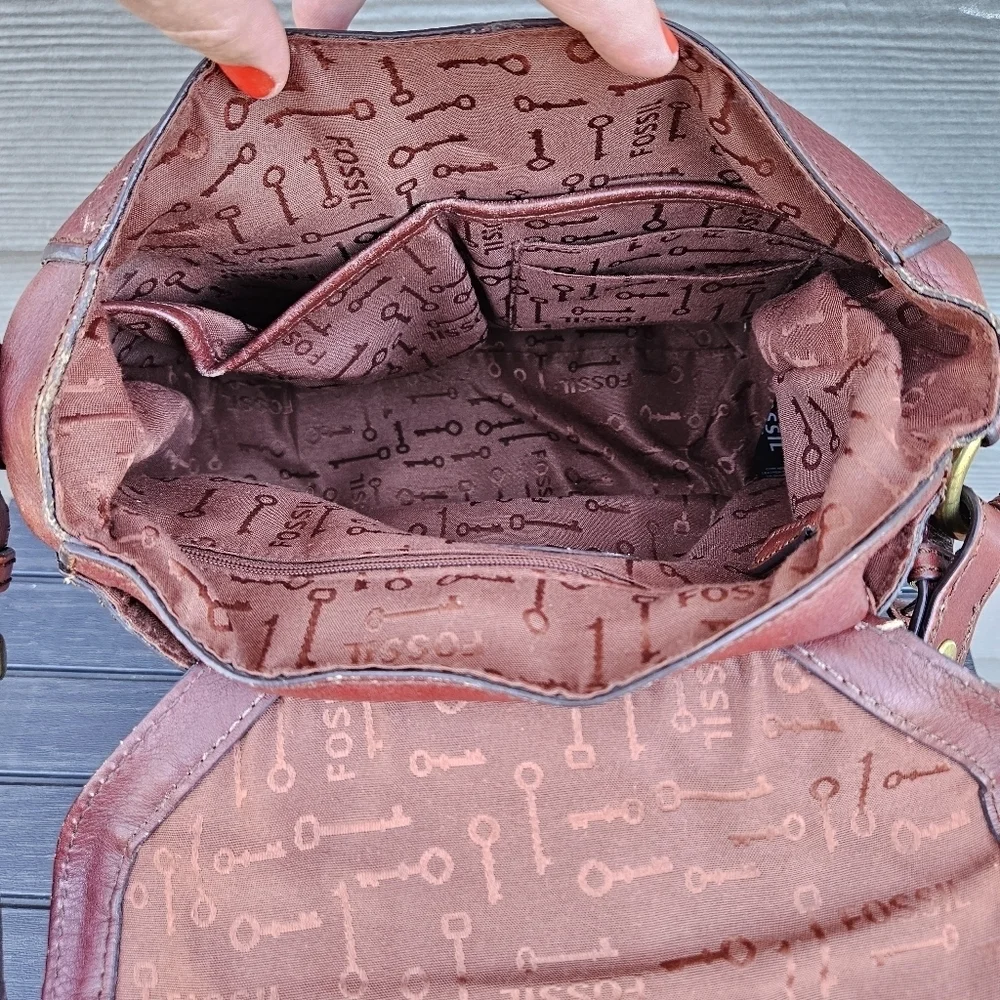 Fossil Vintage Crossbody Brown Leather Crossbody Bag Key Charm Flap Purse Bag